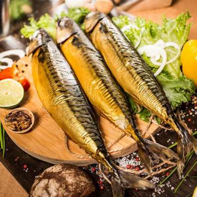 Скумбрия холодного копчения с головой 